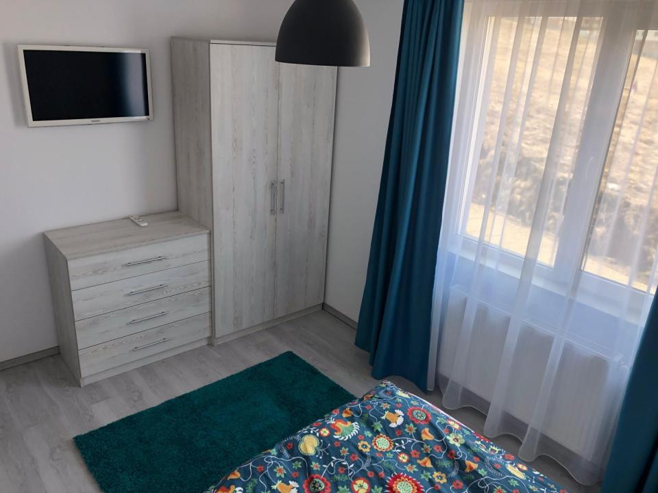 Apartament de 3 camere, 63 mp , Zona Teilor