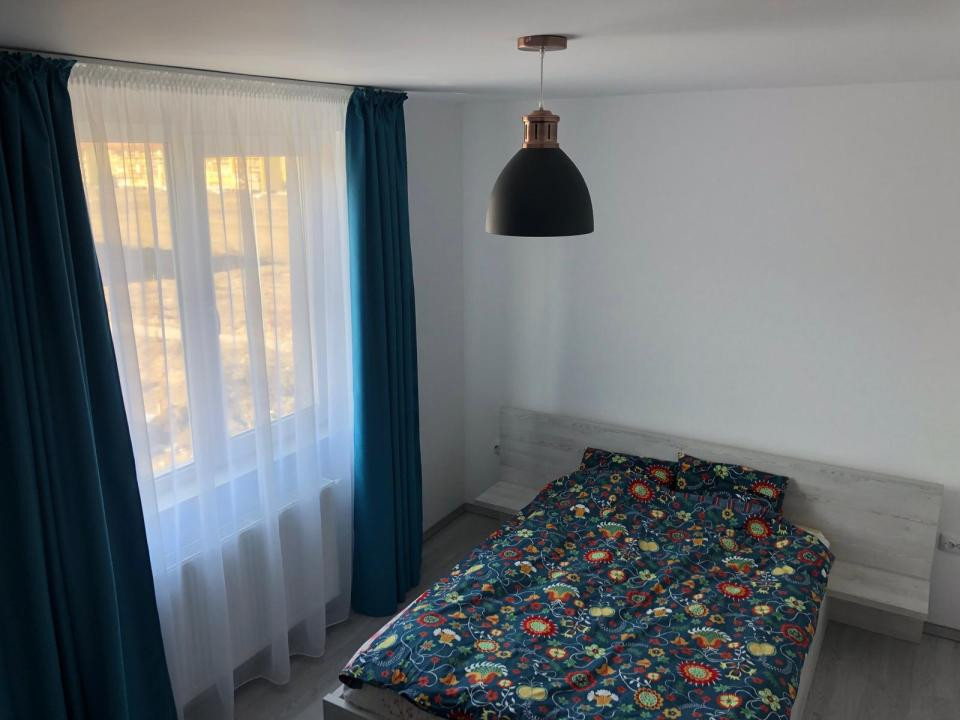 Apartament de 3 camere, 63 mp , Zona Teilor