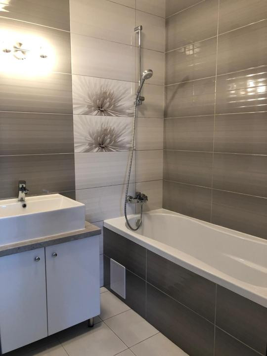 Apartament de 3 camere, 63 mp , Zona Teilor