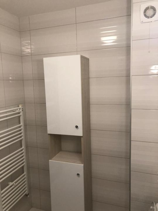 Apartament de 3 camere, 63 mp , Zona Teilor