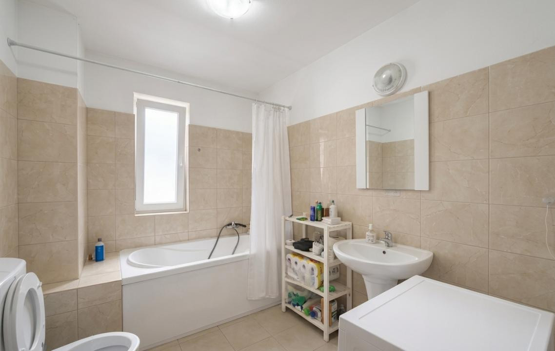 Apartament 2 camere, 40mp, etaj intermediar, parcare, zona Petrom