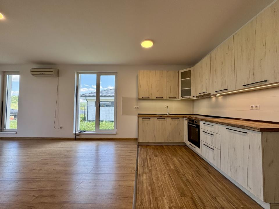 Casa individuala pe un singur nivel, 100 mp utili, 500 mp teren, Corușu