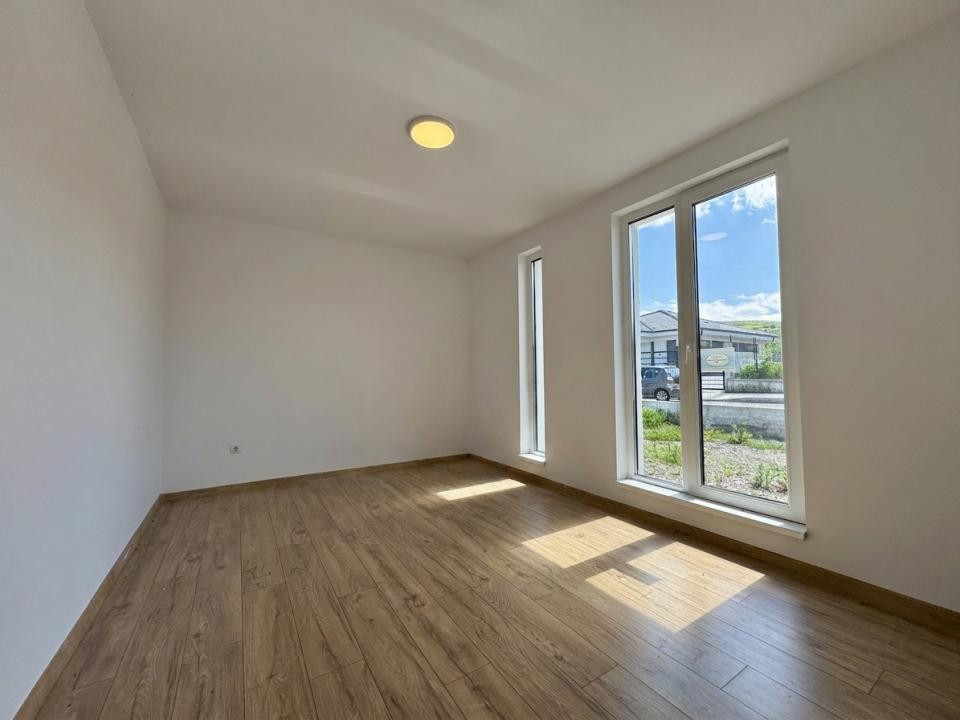 Casa individuala pe un singur nivel, 100 mp utili, 500 mp teren, Corușu