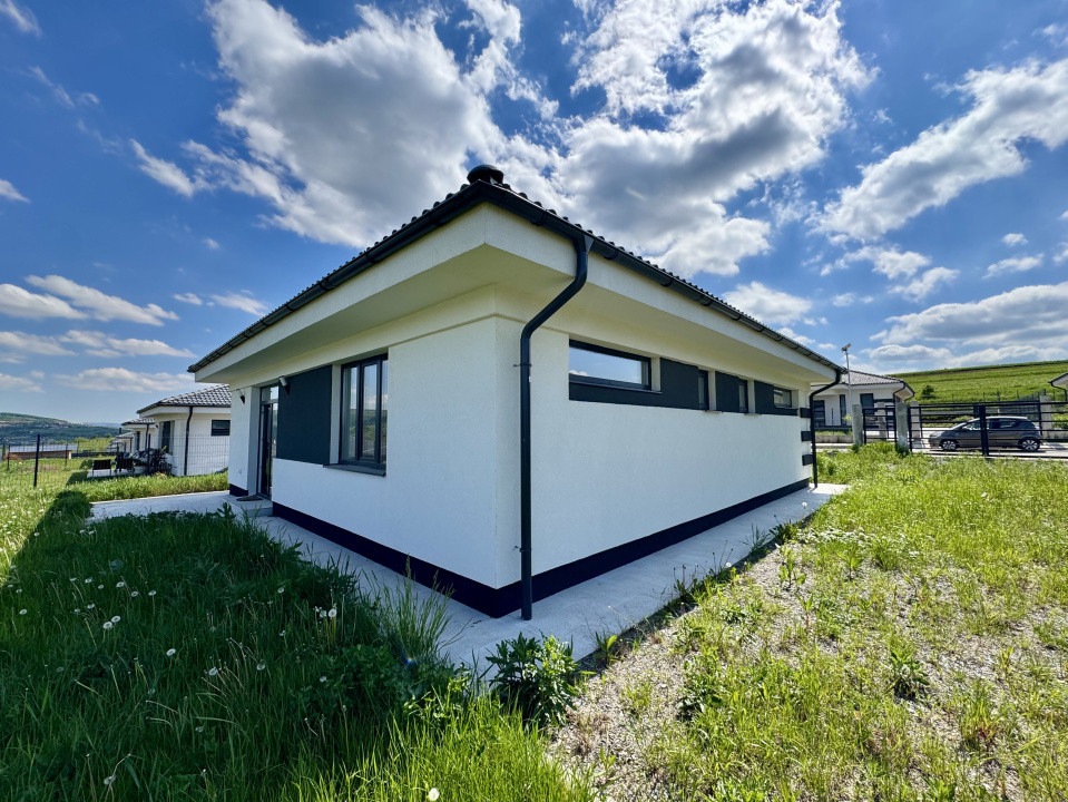Casa individuala pe un singur nivel, 100 mp utili, 500 mp teren, Corușu