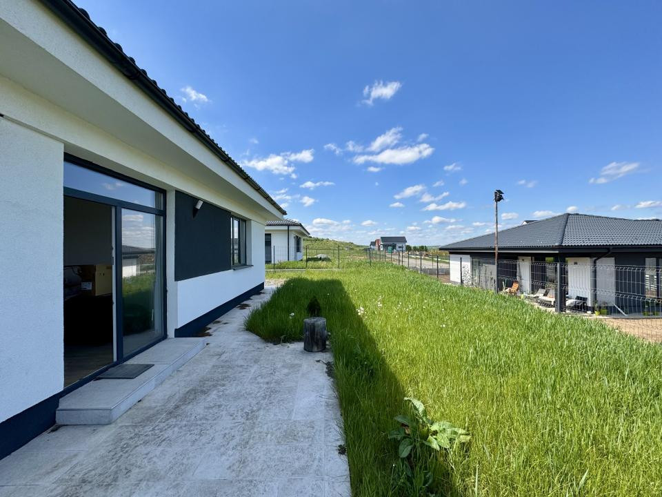 Casa individuala pe un singur nivel, 100 mp utili, 500 mp teren, Corușu
