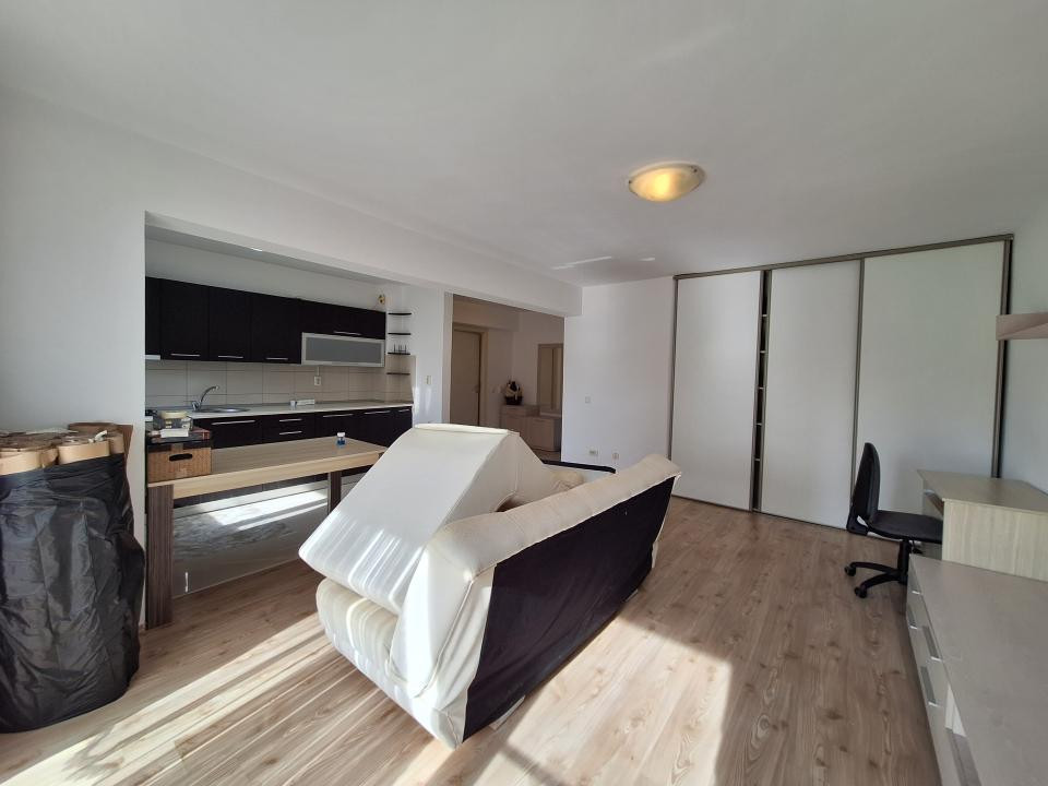 Apartament cu 2 camere, 53 mp, parcare, zona Terra