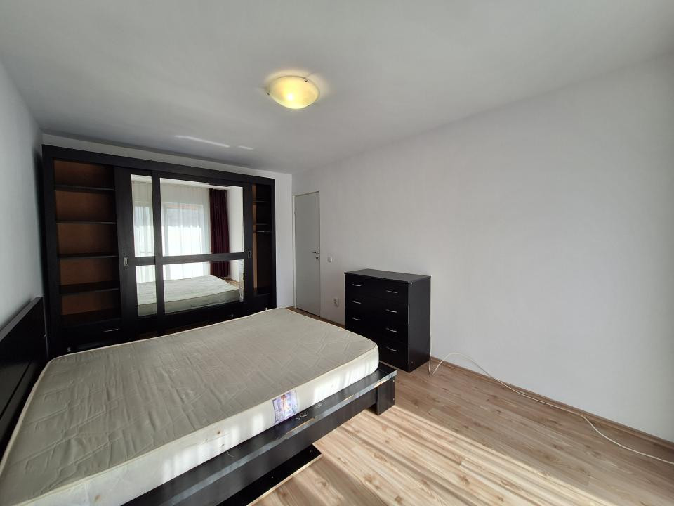 Apartament cu 2 camere, 53 mp, parcare, zona Terra