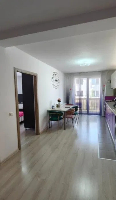 Apartament cu 2 camere, decomandat, 2 balcoane, zona Porii