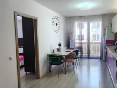 Apartament cu 2 camere, decomandat, 2 balcoane, zona Porii