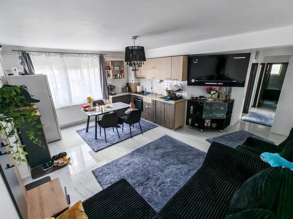 Apartament cu 3 camere, 61 mp, parcare, zona Cetatii