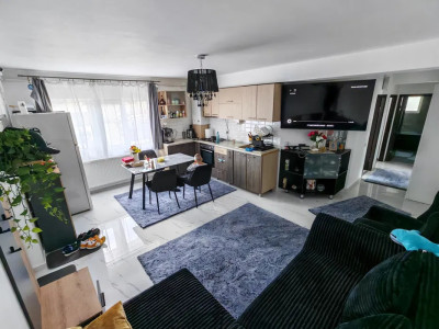 Apartament cu 3 camere, 61 mp, parcare, zona Cetatii