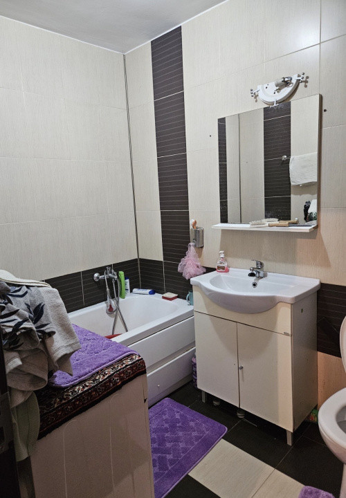 Apartament cu 2 camere,zona Kik,parter, parcare 