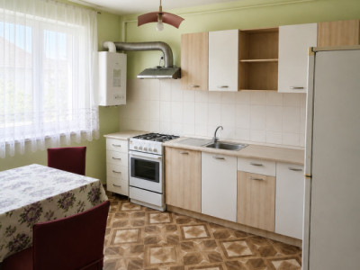 Apartament cu 2 camere,zona Kik,parter, parcare 