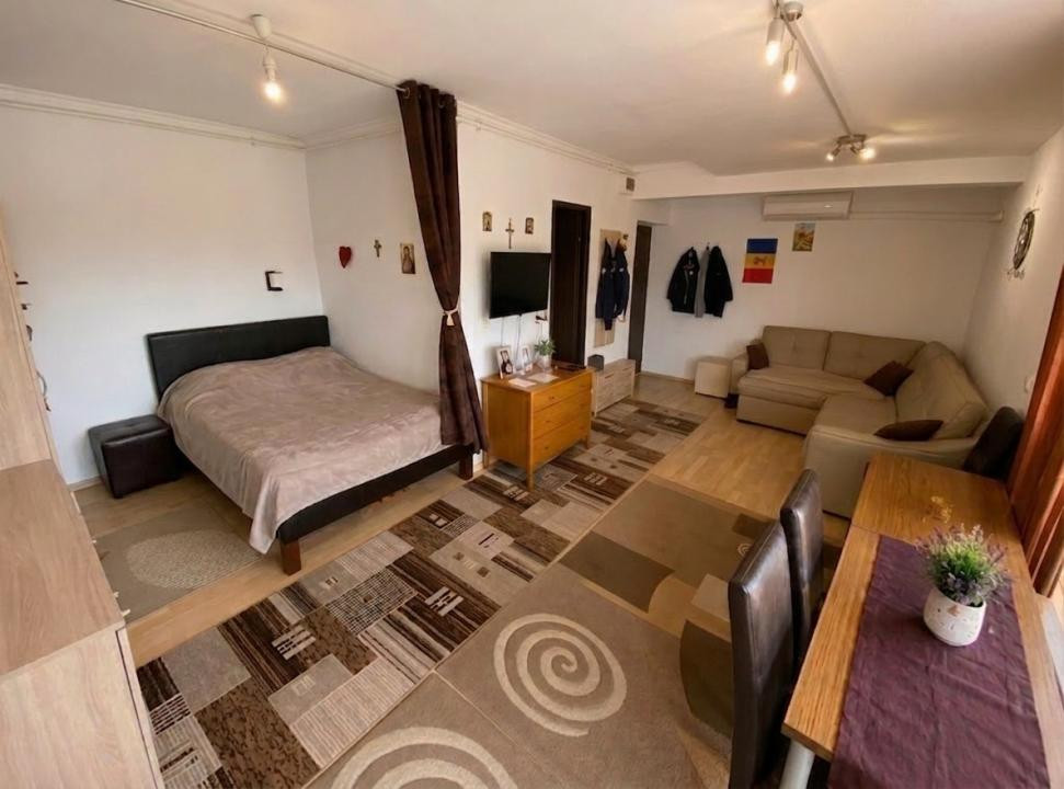 Apartament, 40mp, etaj intermediar, parcare, terasa 25mp, zona Petrom