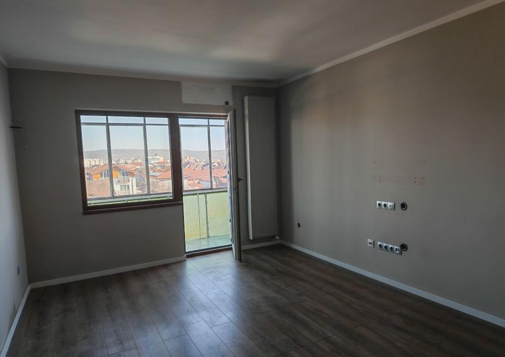 Apartament cu 3 camere, 65 mp, decomandat, etaj intermediar, Zona  N.TITULESCU
