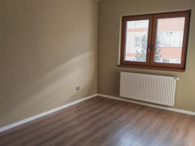 Apartament cu 3 camere, 65 mp, decomandat, etaj intermediar, Zona  N.TITULESCU
