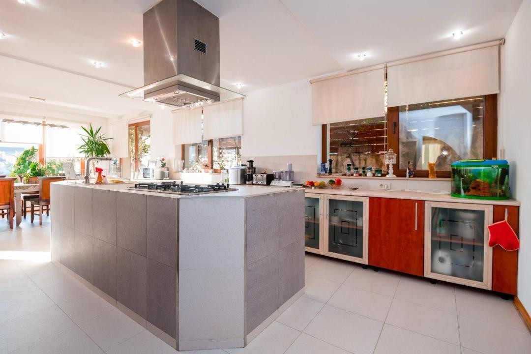 Casa idividuala ,330 mp utili + teren de 800 mp, Manastur