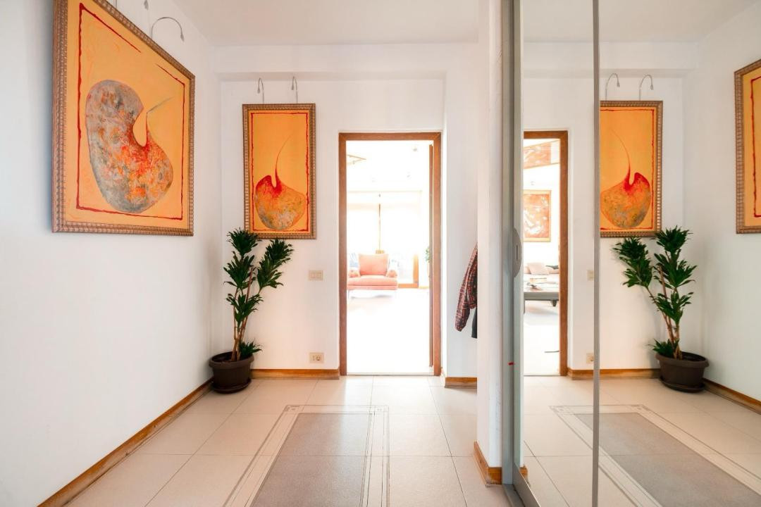 Casa idividuala ,330 mp utili + teren de 800 mp, Manastur