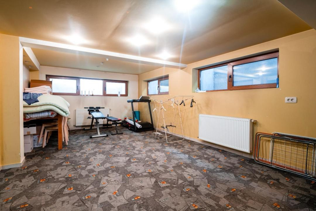 Casa idividuala ,330 mp utili + teren de 800 mp, Manastur