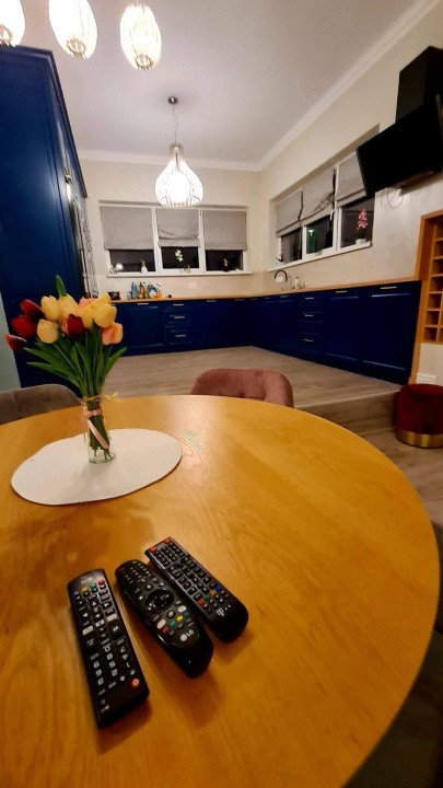 Apartament de LUX, 3 camere ,110 mp , Zona VIVO