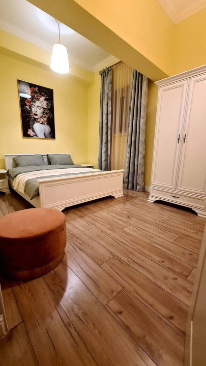 Apartament de LUX, 3 camere ,110 mp , Zona VIVO