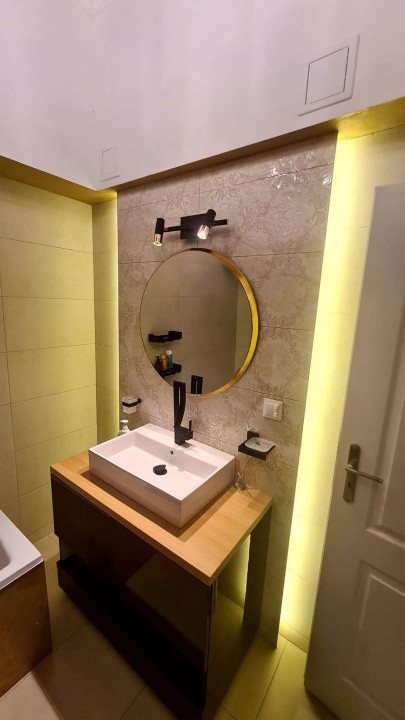 Apartament de LUX, 3 camere ,110 mp , Zona VIVO