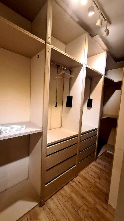Apartament de LUX, 3 camere ,110 mp , Zona VIVO