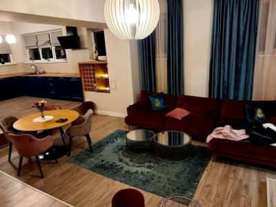 Apartament de LUX, 3 camere ,110 mp , Zona VIVO