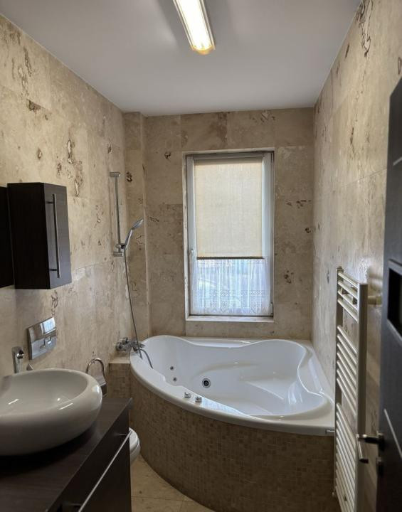 Apartament 2 camere decomandate, 54mp, balcon, parcare, zona Petrom