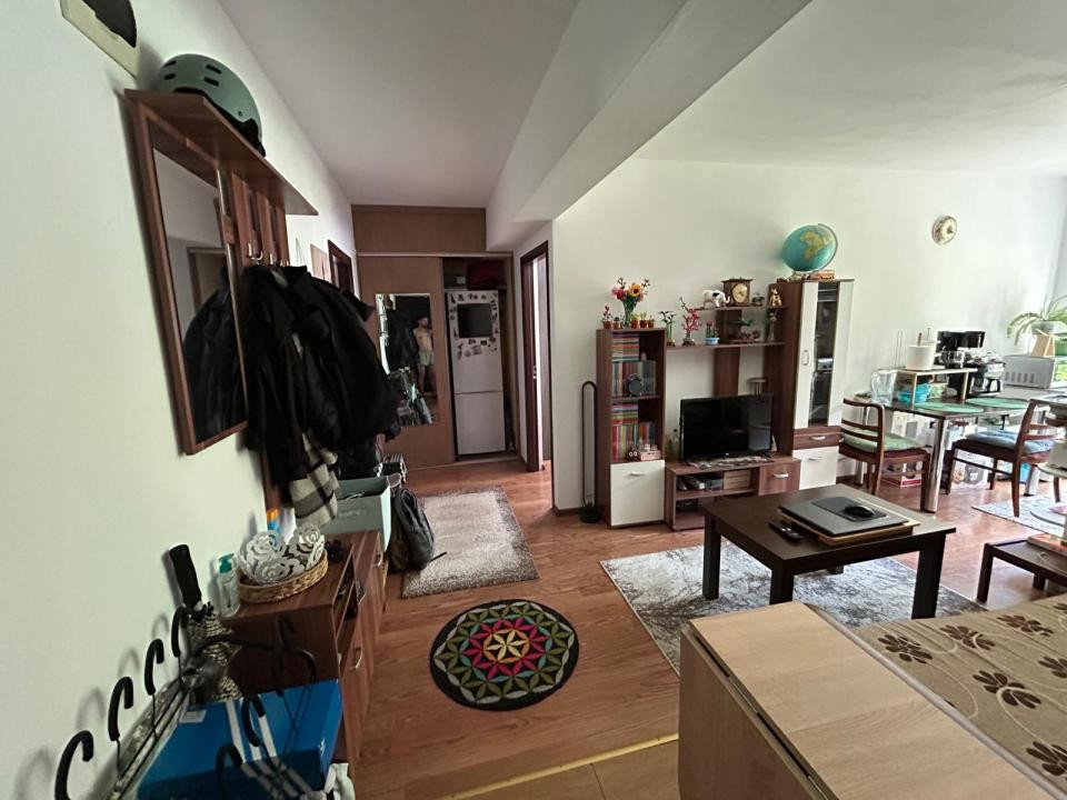 Apartament cu 2 camere, 42 mp, balcon, strada Edgar Quinet
