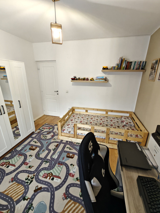 Apartament cu 3 camere, 58 mp, 2 balcoane, zona Statiei de Pompieri