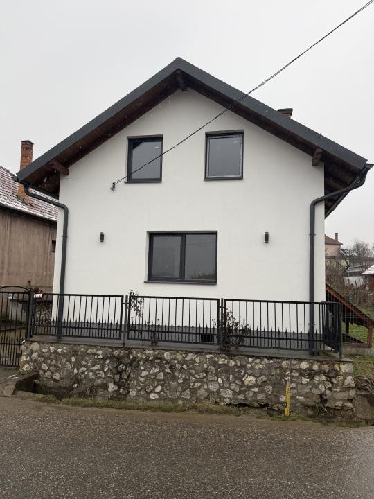 Casa individuala de 180 mp utili , teren de 1200 mp
