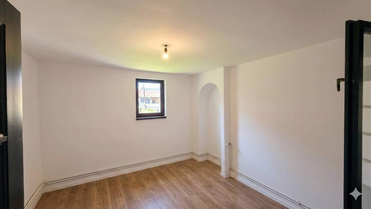 Casa individuala de 180 mp utili , teren de 1200 mp