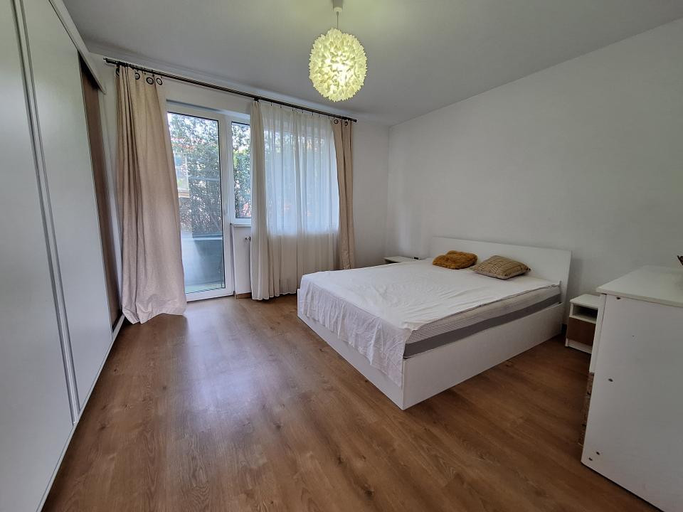 Apartament cu 3 camere, gradina, parcare, zona Stadionului