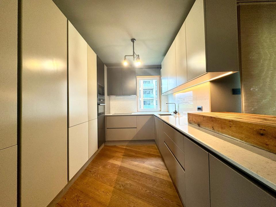 Apartament 3 camere, 91 mp, la cheie, parcare, zona Grand Hotel Italia