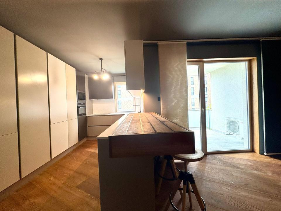 Apartament 3 camere, 91 mp, la cheie, parcare, zona Grand Hotel Italia