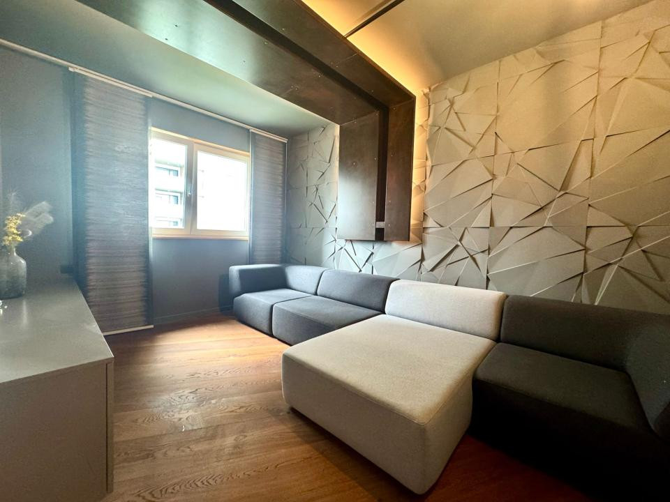Apartament 3 camere, 91 mp, la cheie, parcare, zona Grand Hotel Italia