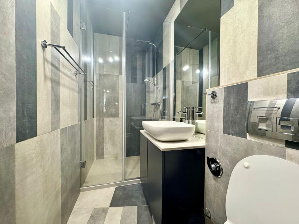 Apartament 3 camere, 91 mp, la cheie, parcare, zona Grand Hotel Italia