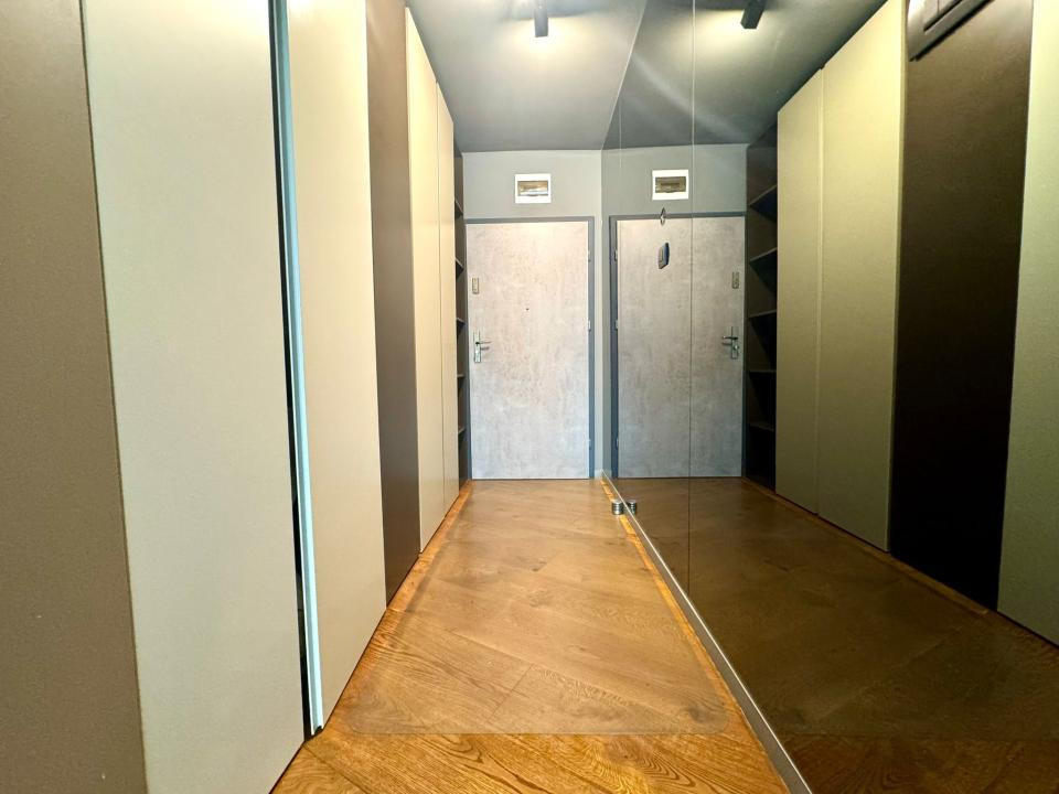Apartament 3 camere, 91 mp, la cheie, parcare, zona Grand Hotel Italia