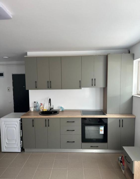 Apartament /spațiu comercial cu 2 camere , strada Răzoare 