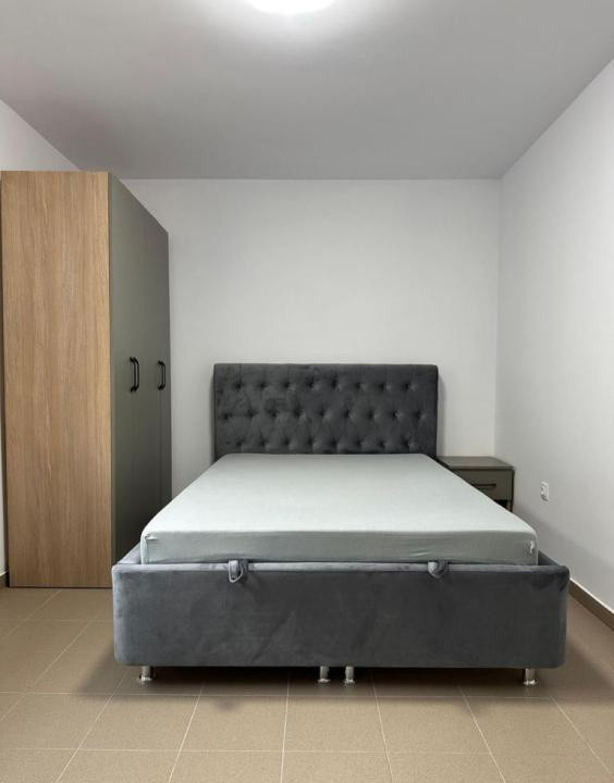 Apartament /spațiu comercial cu 2 camere , strada Răzoare 