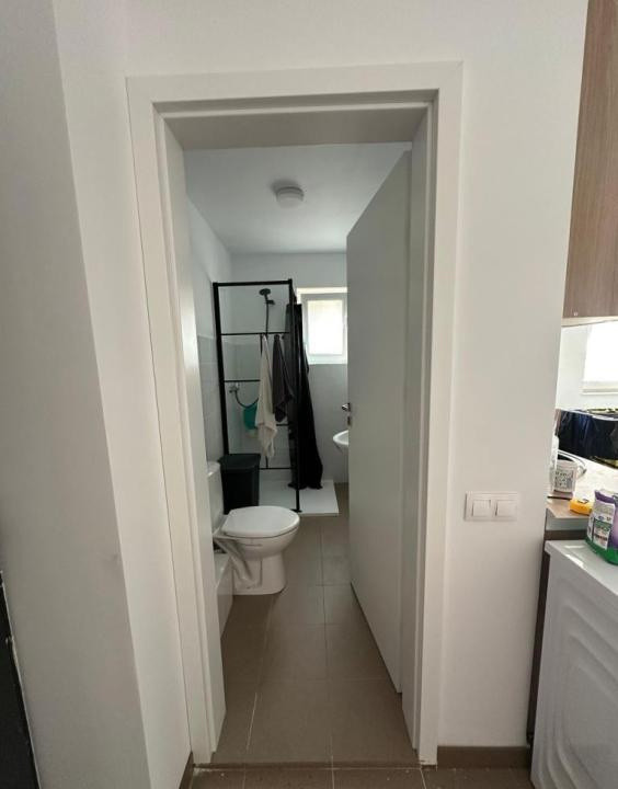 Apartament /spațiu comercial cu 2 camere , strada Răzoare 
