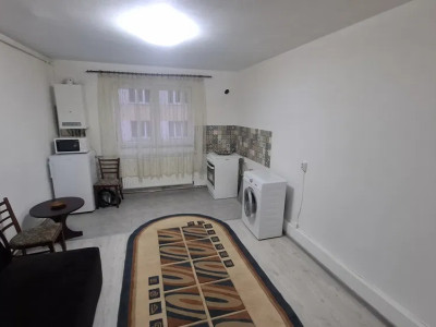 Garsoniera, 21mp, etaj intermediar, zona Lombului