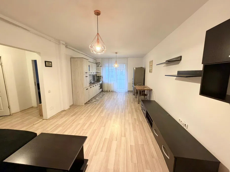 Apartament cu 2 camere, 50 mp, parcare, zona Cetatii