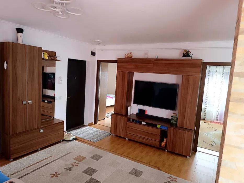 Apartament cu 3 camere, 2 terase, parcare, zona Sub Cetate