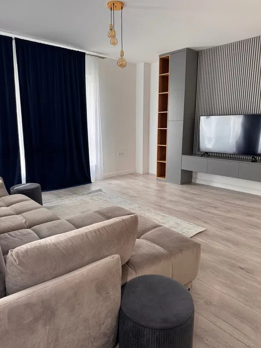 Duplex la cheie cu 4 camere, 120 mp+250 mp teren, 3 parcari, zona Garii