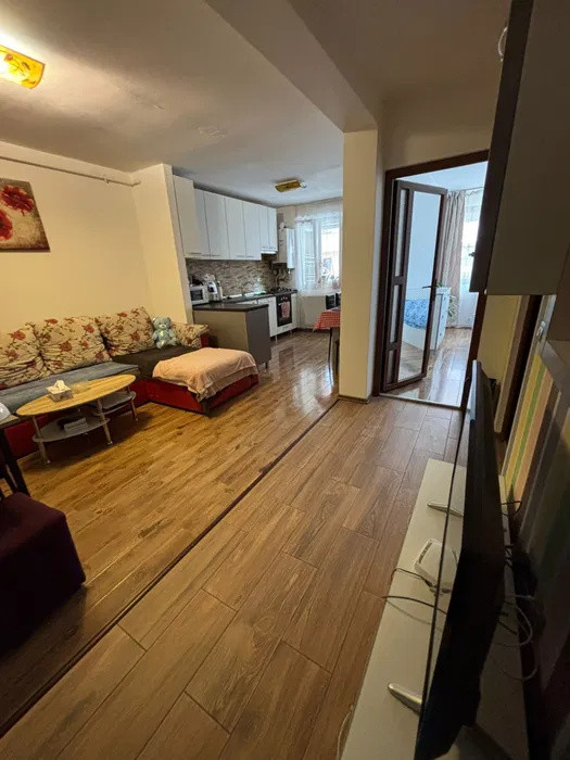 Apartament cu 2 camere, 43 mp, parcare, zona Terra