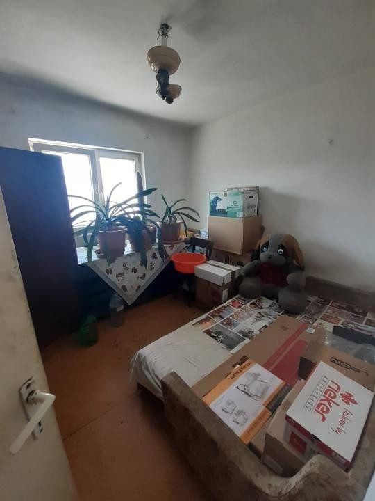 Apartament 4 Camere Decomandate, 80 mp, 2 Balcoane, etaj Intermediar, renovabil