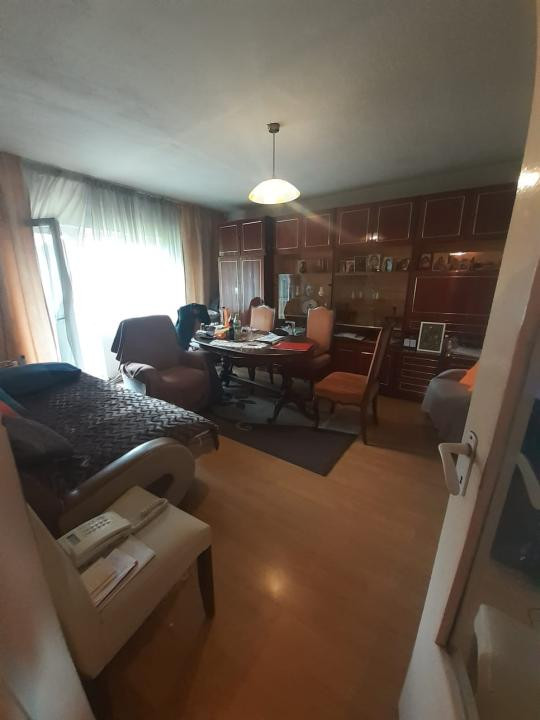 Apartament 4 Camere Decomandate, 80 mp, 2 Balcoane, etaj Intermediar, renovabil