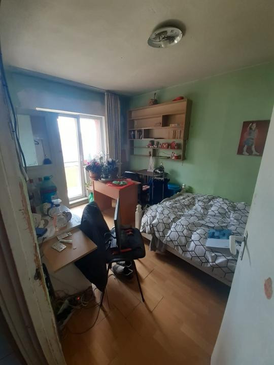 Apartament 4 Camere Decomandate, 80 mp, 2 Balcoane, etaj Intermediar, renovabil